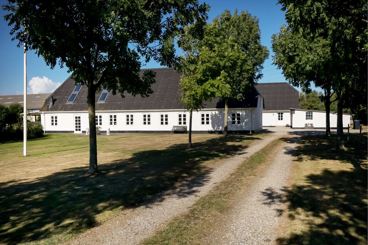 image 01