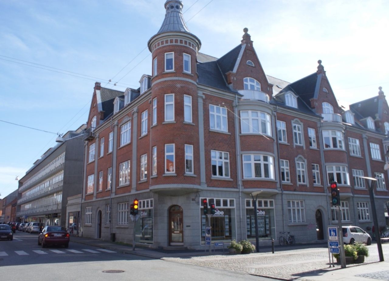 image 01